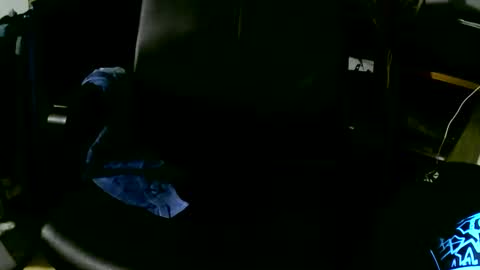 Snapshot of coyote017 chatting on 18, 10, 2025 coyote017 online show from 18, 10, 2025