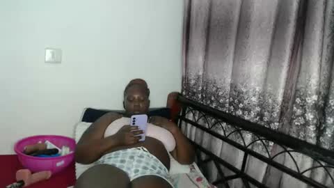 Snapshot of cozy_dion chatting on 4, 6, 2026 Erykah online show from 4, 6, 2026