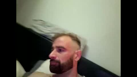 cozzyfella97 online show from 18, 9, 2025