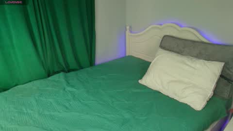 Snapshot of crazy__berry chatting on 19, 10, 2025 Eva online show from 19, 10, 2025