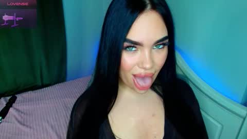 Snapshot of crazy__berry chatting on 8, 11, 2025 Eva online show from 8, 11, 2025