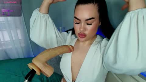 Snapshot of crazy__berry chatting on 3, 12, 2025 Eva online show from 3, 12, 2025