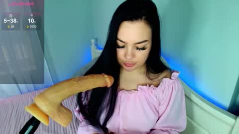 Snapshot of crazy__berry chatting on 16, 12, 2025 Eva online show from 16, 12, 2025