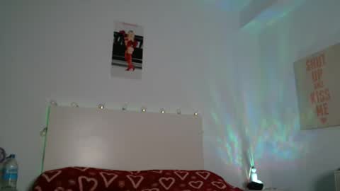 Snapshot of crazy_sweetie chatting on 2, 12, 2025 crazy sweetie online show from 2, 12, 2025