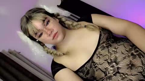 Hot Ayisha online show from 7, 3, 2026