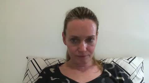 Snapshot of crazyanny chatting on 4, 1, 2025 Anny online show from 4, 1, 2025