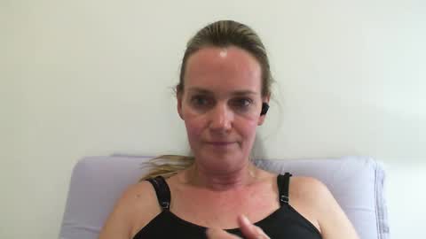 Snapshot of crazyanny chatting on 22, 1, 2025 Anny online show from 22, 1, 2025