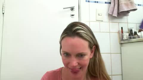 Snapshot of crazyanny chatting on 23, 1, 2025 Anny online show from 23, 1, 2025