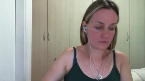 Snapshot of crazyanny chatting on 19, 2, 2025 Anny online show from 19, 2, 2025