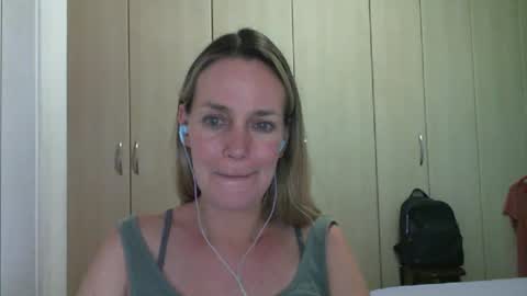 Snapshot of crazyanny chatting on 25, 2, 2025 Anny online show from 25, 2, 2025