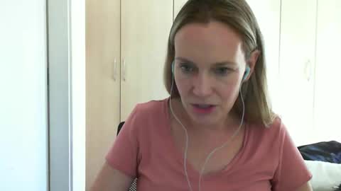 Snapshot of crazyanny chatting on 5, 3, 2025 Anny online show from 5, 3, 2025