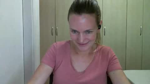 Snapshot of crazyanny chatting on 11, 3, 2025 Anny online show from 11, 3, 2025