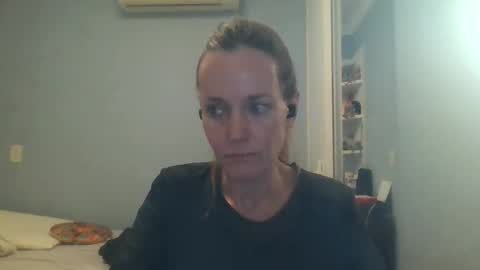 Snapshot of crazyanny chatting on 18, 9, 2025 Anny online show from 18, 9, 2025