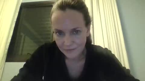 Snapshot of crazyanny chatting on 1, 10, 2025 Anny online show from 1, 10, 2025
