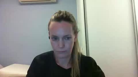 Snapshot of crazyanny chatting on 8, 10, 2025 Anny online show from 8, 10, 2025