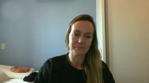Snapshot of crazyanny chatting on 13, 10, 2025 Anny online show from 13, 10, 2025