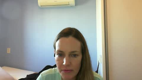 Snapshot of crazyanny chatting on 17, 10, 2025 Anny online show from 17, 10, 2025