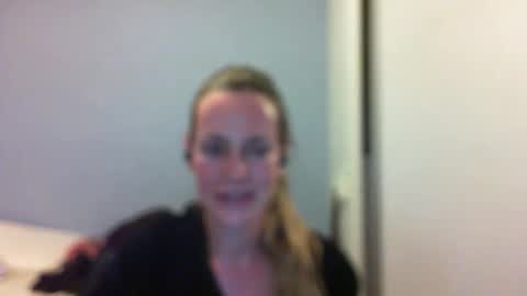 Snapshot of crazyanny chatting on 17, 10, 2025 Anny online show from 17, 10, 2025