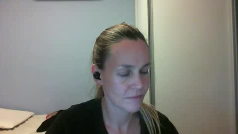 Snapshot of crazyanny chatting on 20, 10, 2025 Anny online show from 20, 10, 2025