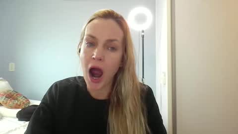 Snapshot of crazyanny chatting on 4, 6, 2026 Anny online show from 4, 6, 2026