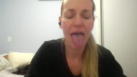 Snapshot of crazyanny chatting on 23, 6, 2026 Anny online show from 23, 6, 2026