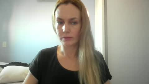 Snapshot of crazyanny chatting on 2, 7, 2026 Anny online show from 2, 7, 2026