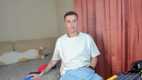 Snapshot of crazybottom99 chatting on 2, 11, 2025 Alex online show from 2, 11, 2025