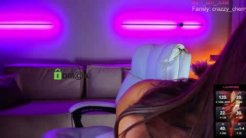 Snapshot of crazzy_cherry chatting on 2, 1, 2025 crazzy cherry online show from 2, 1, 2025