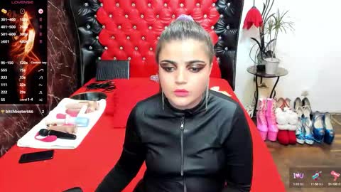 Snapshot of crazzy_pussy chatting on 7, 10, 2025 Ana  online show from 7, 10, 2025