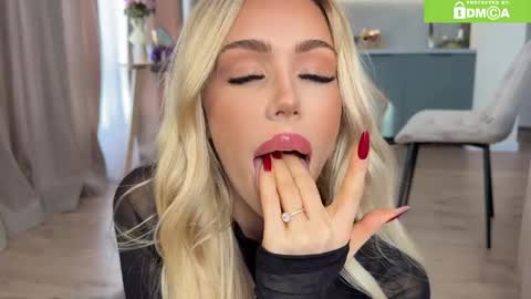 ALEXA AND WALLY online show from 9, 4, 2026