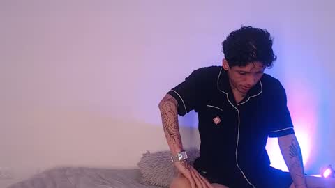 Snapshot of creampie_couple1 chatting on 29, 9, 2025 CAMILA Y SEBASTIAN online show from 29, 9, 2025