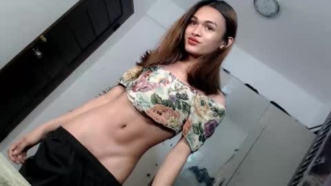 Snapshot of creamy_delilah chatting on 14, 12, 2025 Delilah online show from 14, 12, 2025