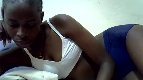 Snapshot of creamy_pussie chatting on 25, 6, 2026 creamy_pussie online show from 25, 6, 2026