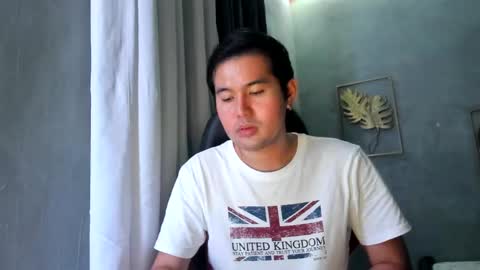 Snapshot of creamynow chatting on 4, 1, 2025 BareCreamyCum online show from 4, 1, 2025