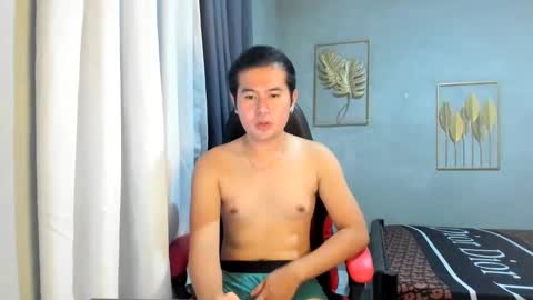 Snapshot of creamynow chatting on 8, 1, 2025 BareCreamyCum online show from 8, 1, 2025