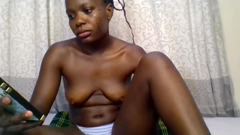 Snapshot of creamypussy15 chatting on 17, 10, 2025 MARY online show from 17, 10, 2025