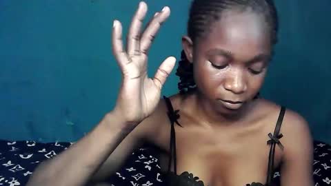 creamyxsugar online show from 31, 10, 2025