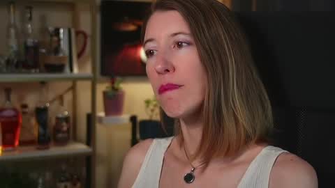 Snapshot of creme_dela_creme chatting on 3, 10, 2025 Quinn de la Creme online show from 3, 10, 2025