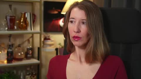 Snapshot of creme_dela_creme chatting on 7, 10, 2025 Quinn de la Creme online show from 7, 10, 2025