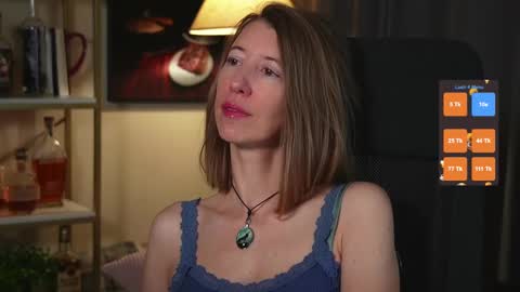 Snapshot of creme_dela_creme chatting on 14, 10, 2025 Quinn de la Creme online show from 14, 10, 2025