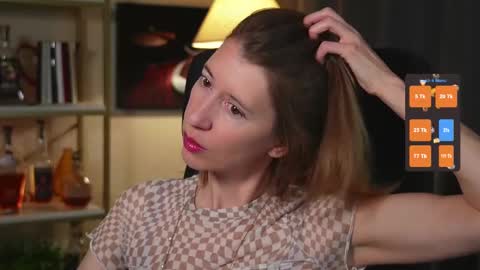 Snapshot of creme_dela_creme chatting on 21, 10, 2025 Quinn de la Creme online show from 21, 10, 2025