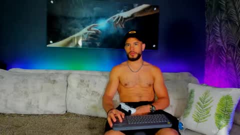 CRHISTIAN online show from 1, 2, 2025