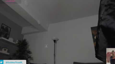 cris_tinne online show from 10, 12, 2024