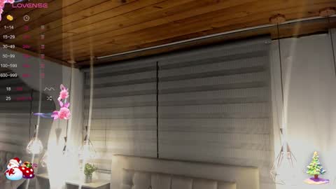 Snapshot of cristal__hot_1 chatting on 1, 12, 2025 Cristal online show from 1, 12, 2025