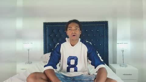 cristal_and_luke online show from 9, 1, 2026