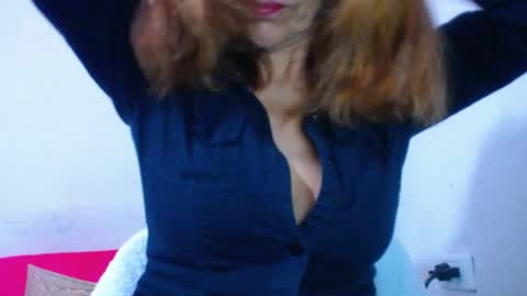 Snapshot of cristal_collins1 chatting on 5, 3, 2025 cristal_collins1 online show from 5, 3, 2025