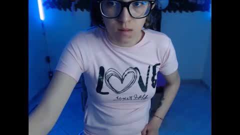 Snapshot of cristal_hills_19 chatting on 23, 10, 2025 Cristal online show from 23, 10, 2025