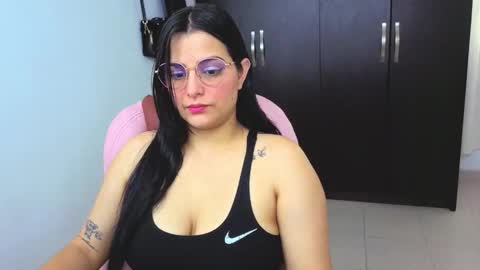 Snapshot of cristal_hot07 chatting on 18, 12, 2025 Cristal online show from 18, 12, 2025