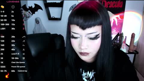 Snapshot of cristal_kosh chatting on 11, 11, 2025 Cris online show from 11, 11, 2025