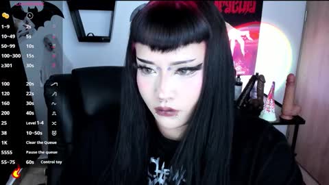 Snapshot of cristal_kosh chatting on 12, 11, 2025 Cris online show from 12, 11, 2025